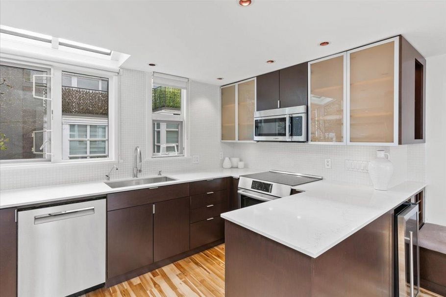 834 W 7th Avenue Vancouver, BC - 10