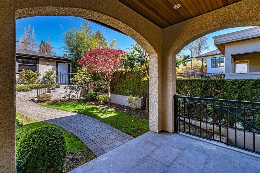 2963 W 43rd Avenue Vancouver, BC - 18