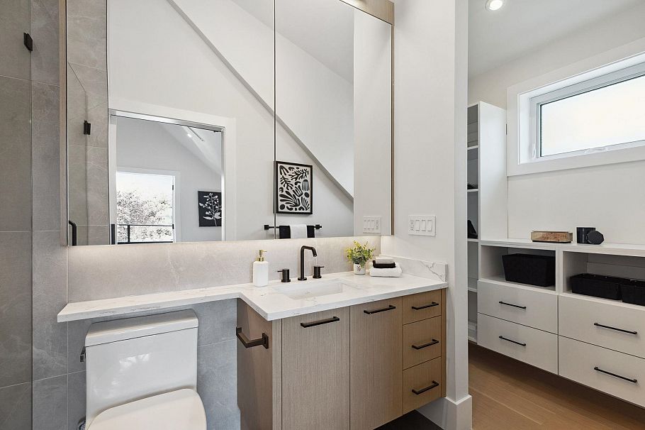 #1 2244 E 11th Avenue Vancouver, BC - 27