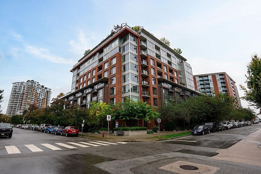 709 2321 Scotia Street Vancouver, BC - 32