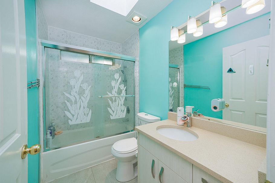 1931 Westview Drive North Vancouver, BC - 20