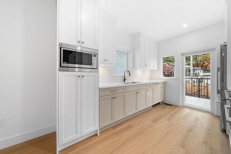 2530 Mcgill Street Vancouver, BC - 5