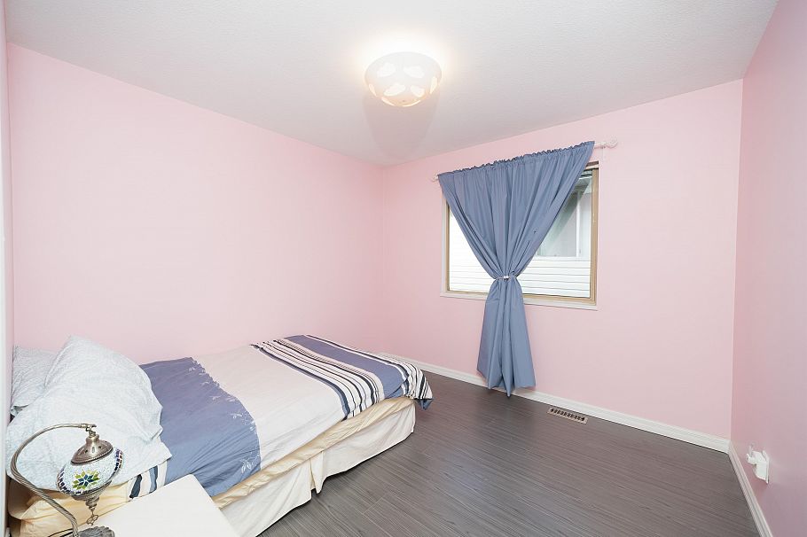 1931 Westview Drive North Vancouver, BC - 24