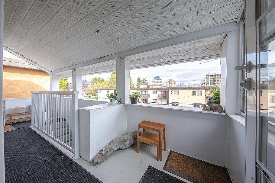303 1131 W 11th Avenue Vancouver, BC - 31