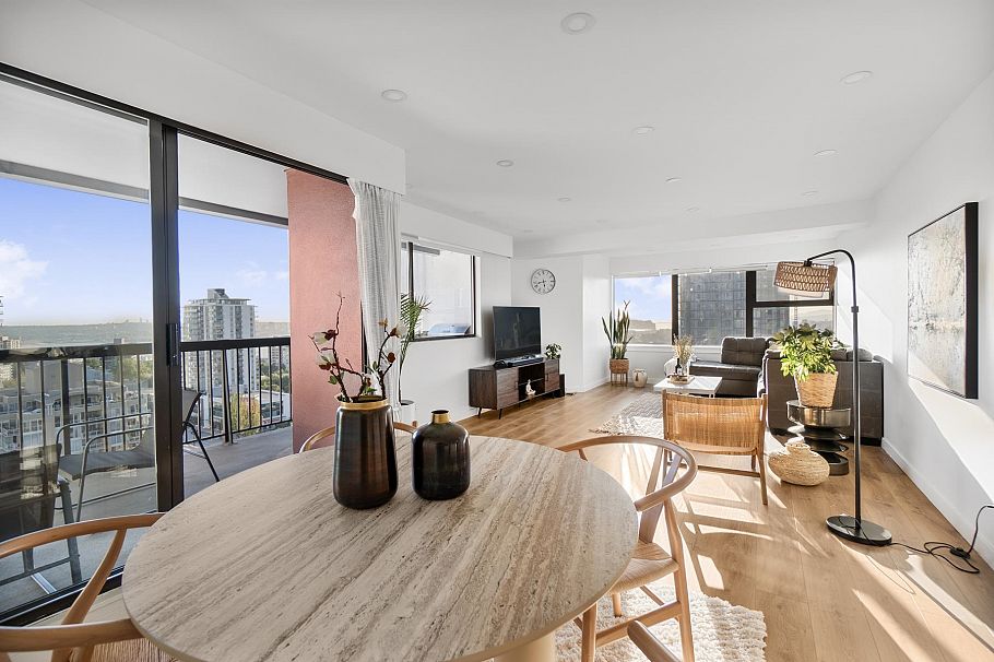 1304 1515 Eastern Avenue North Vancouver, BC - 2