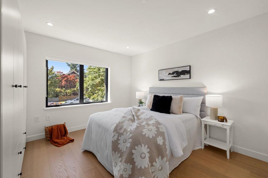 1 2247 Parker Street Vancouver, BC - 23