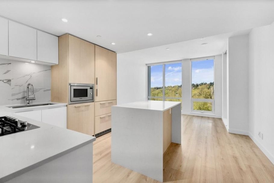 1808 1500 Fern Street North Vancouver, BC - 2