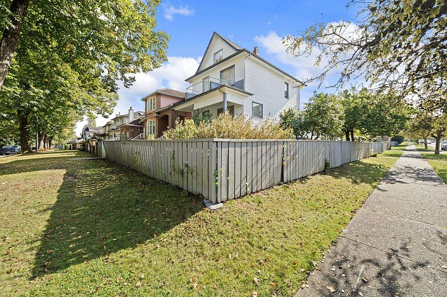 2604 E 19th Avenue Vancouver, BC - 2