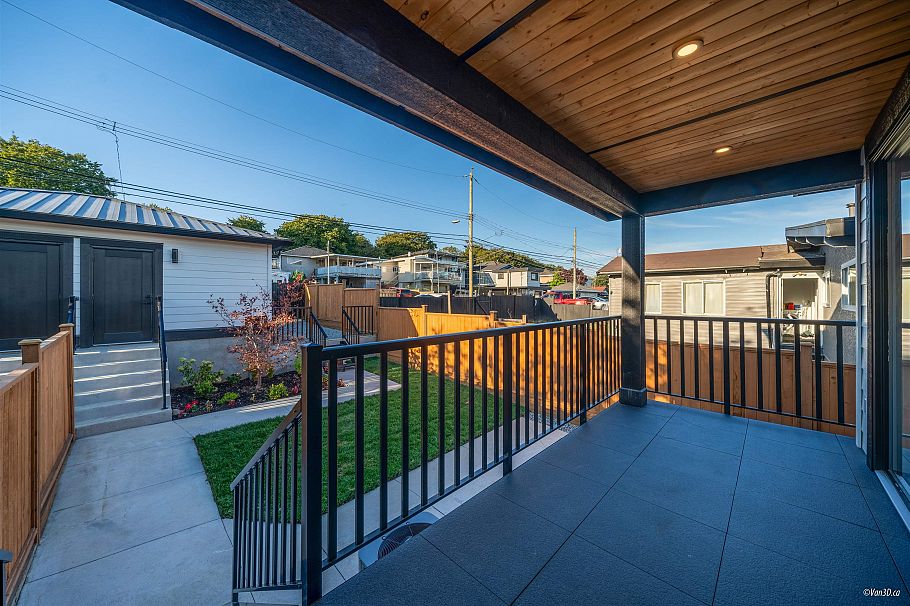 1167 E 63rd Avenue Vancouver, BC - 36