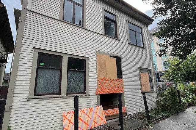 242 Princess Avenue Vancouver, BC - 1