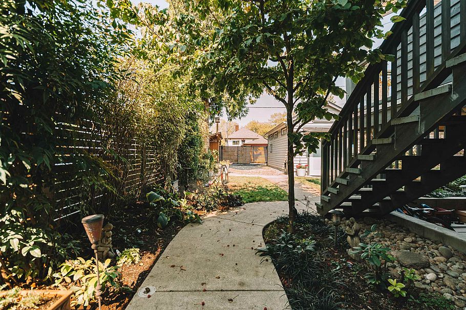 2267 Napier Street Vancouver, BC - 28