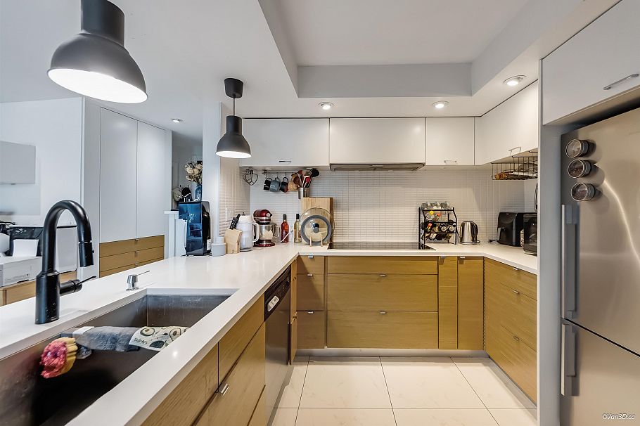 304 2525 Blenheim Street Vancouver, BC - 5