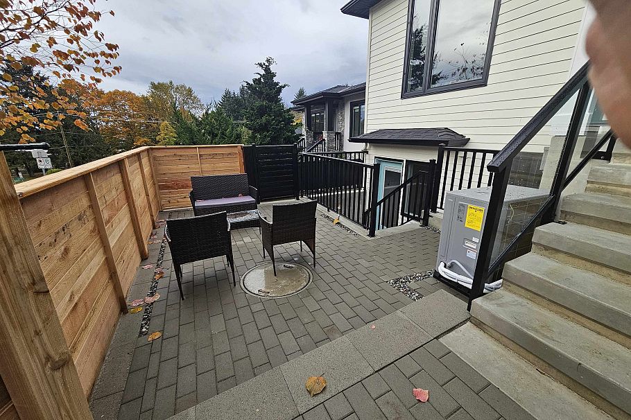 1 4211 Graveley Street Burnaby, BC - 36