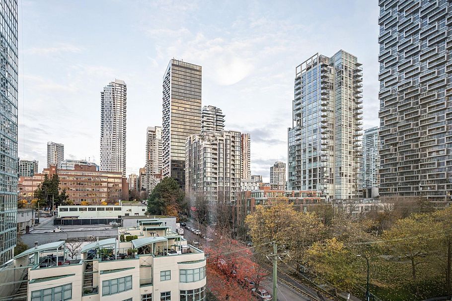 703 910 Beach Avenue Vancouver, BC - 5