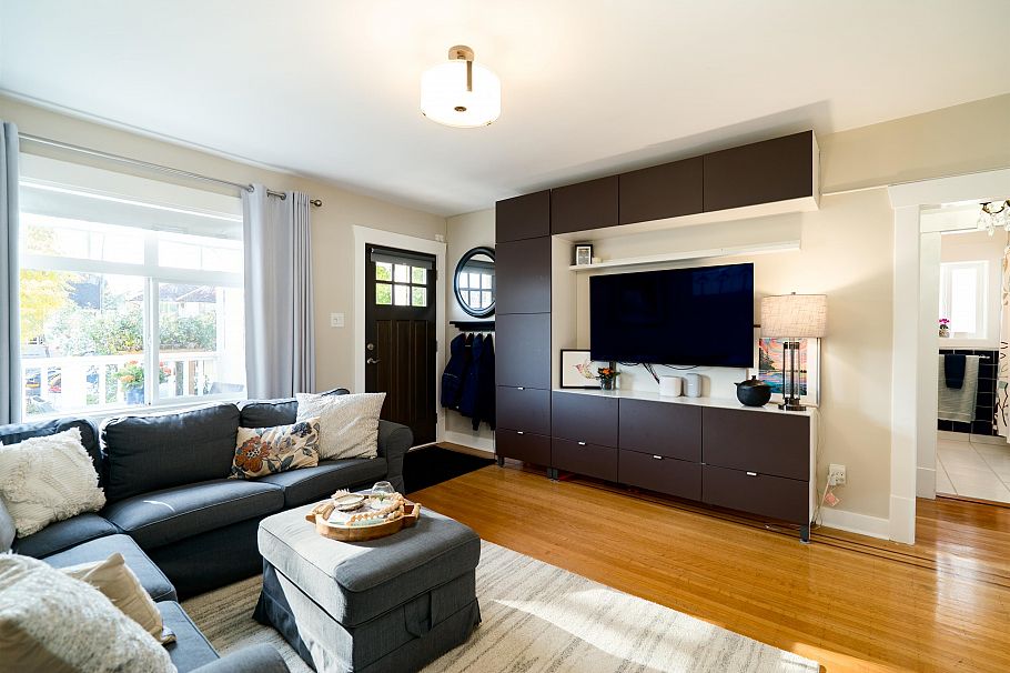 2267 Napier Street Vancouver, BC - 8