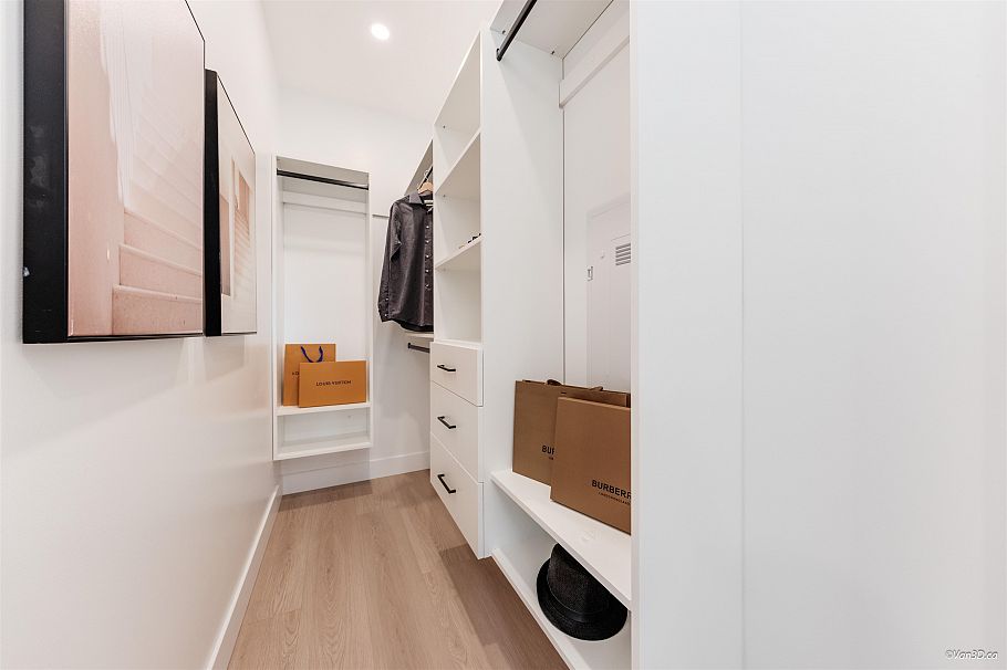 1 3121 E 46th Avenue Vancouver, BC - 23