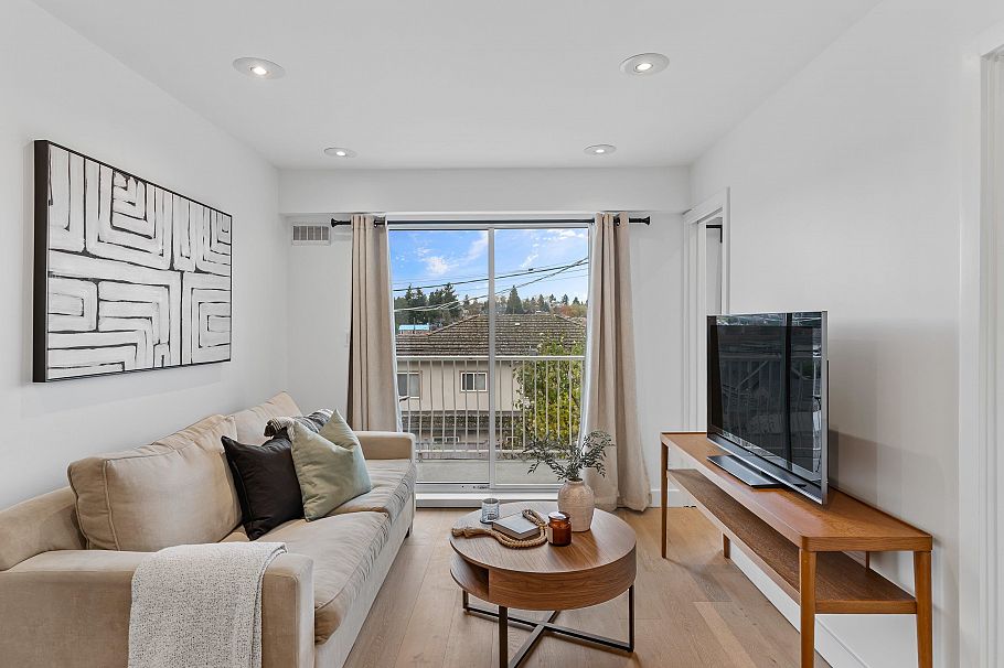 201 4315 Fraser Street Vancouver, BC - 2