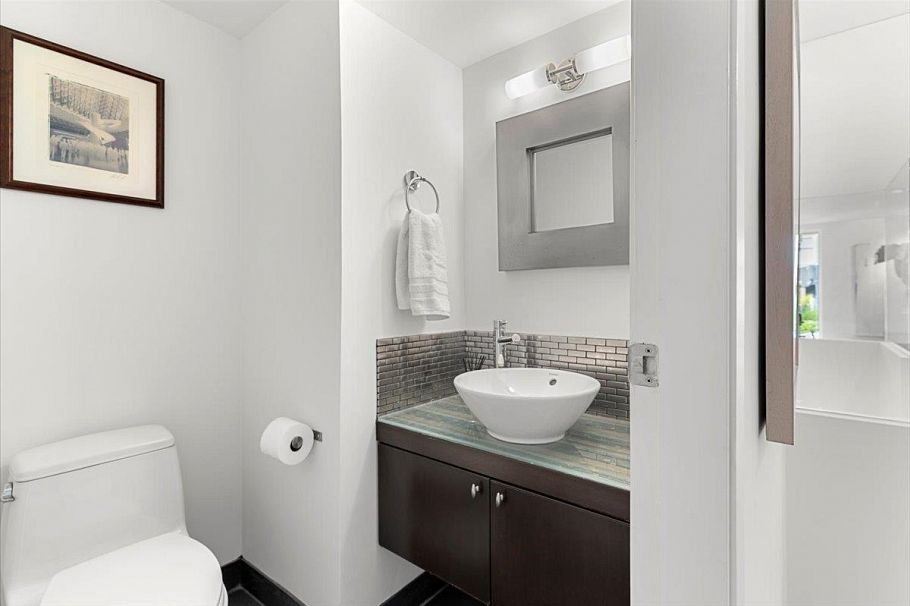 834 W 7th Avenue Vancouver, BC - 31