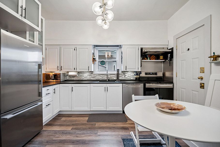 1652 E 33rd Avenue Vancouver, BC - 20