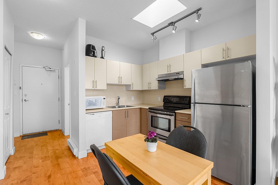 409 5692 Kings Road Vancouver, BC - 8