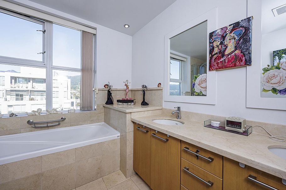 1702 121 W 16th Street North Vancouver, BC - 26