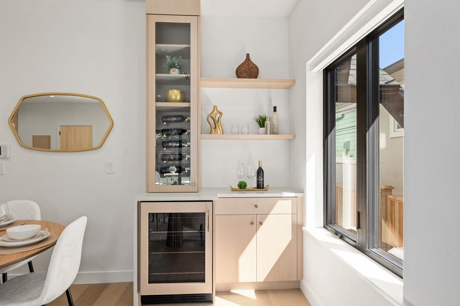 1 2247 Parker Street Vancouver, BC - 11