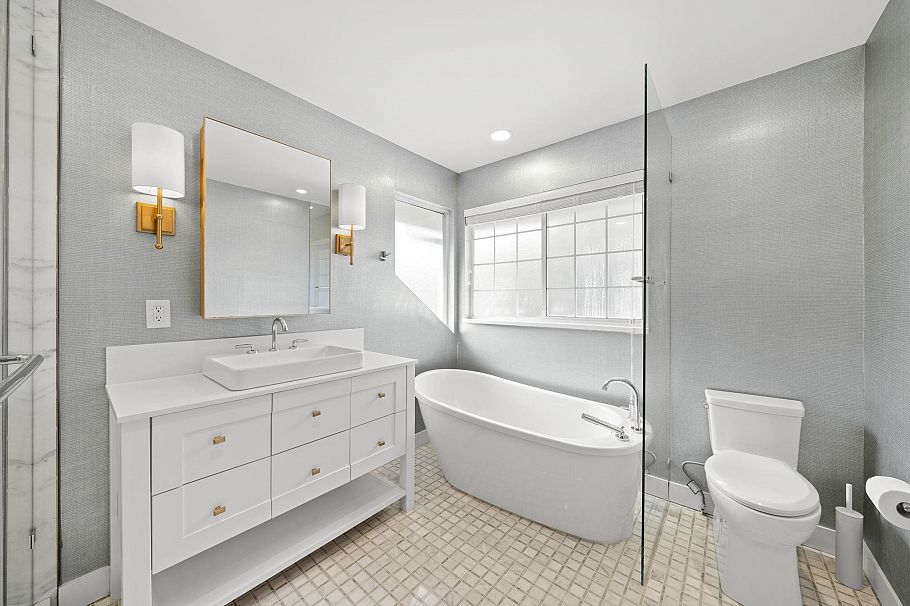 860 Ruckle Court North Vancouver, BC - 21