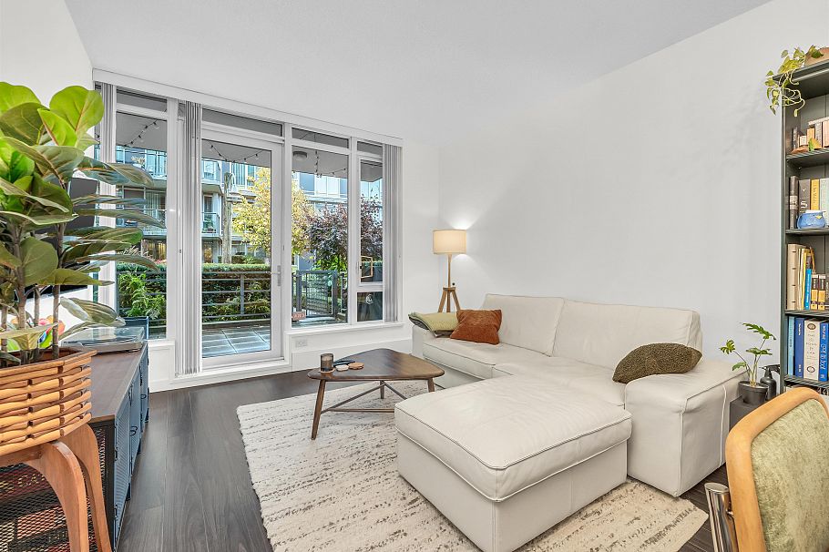 106 3162 Riverwalk Avenue Vancouver, BC - 2