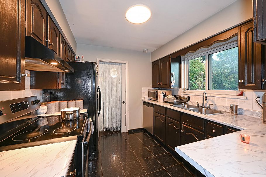 2295 E 48th Avenue Vancouver, BC - 26