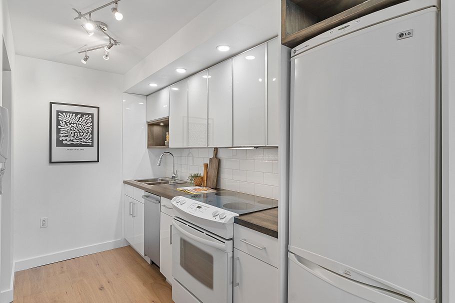 201 4315 Fraser Street Vancouver, BC - 8