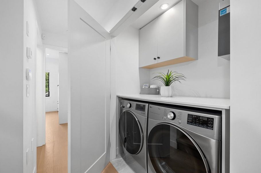 2 2247 Parker Street Vancouver, BC - 21