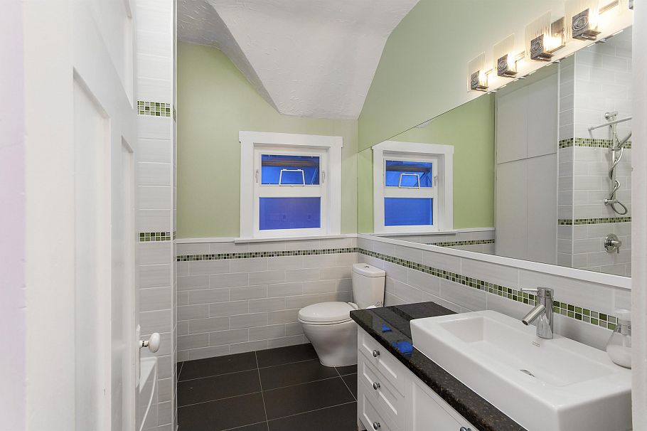 3316 W 3rd Avenue Vancouver, BC - 14