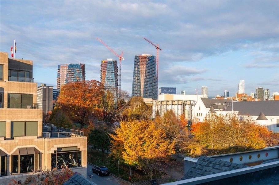 1846 W 1st Avenue Vancouver, BC - 26