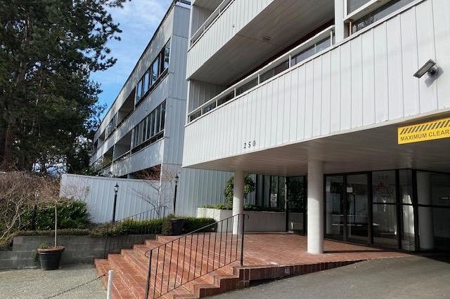 202 250 W 1st Street North Vancouver, BC - 2