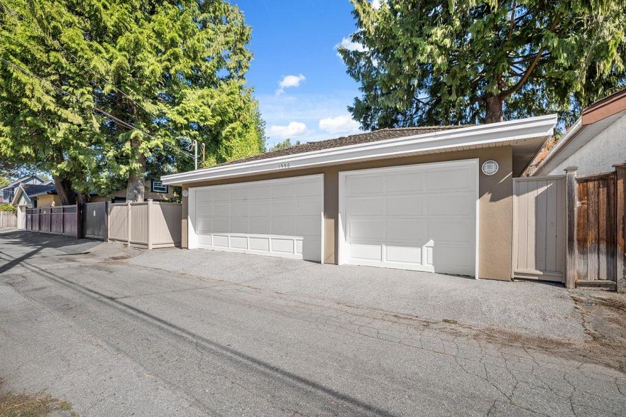 1556 W 62nd Avenue Vancouver, BC - 39