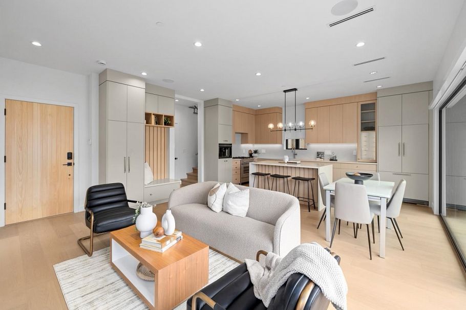 2 2247 Parker Street Vancouver, BC - 3