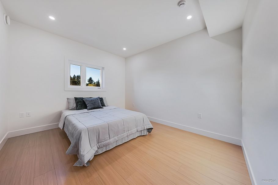 1 4211 Graveley Street Burnaby, BC - 19