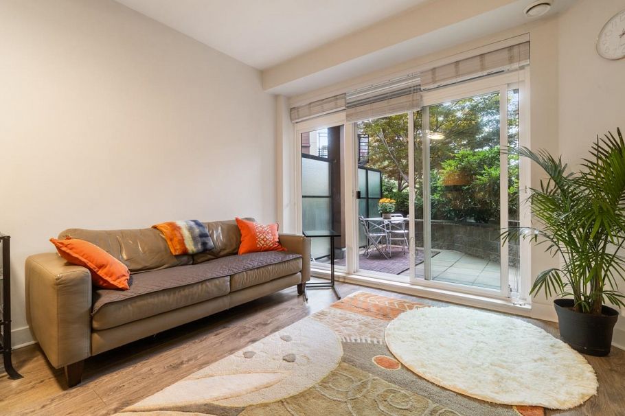 212 733 W 14th Street North Vancouver, BC - 6