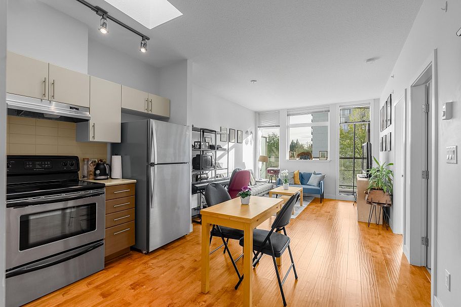 409 5692 Kings Road Vancouver, BC - 2