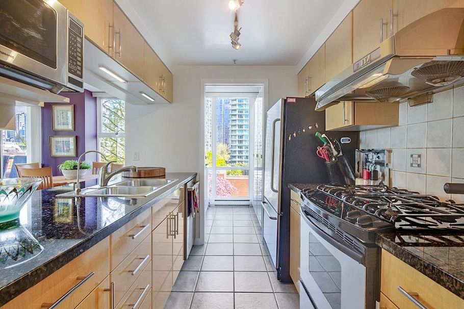 706 1077 Marinaside Crescent Vancouver, BC - 11