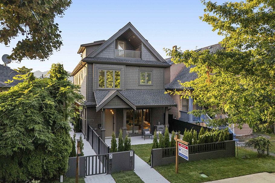 1 847 E 10th Avenue Vancouver, BC - 1