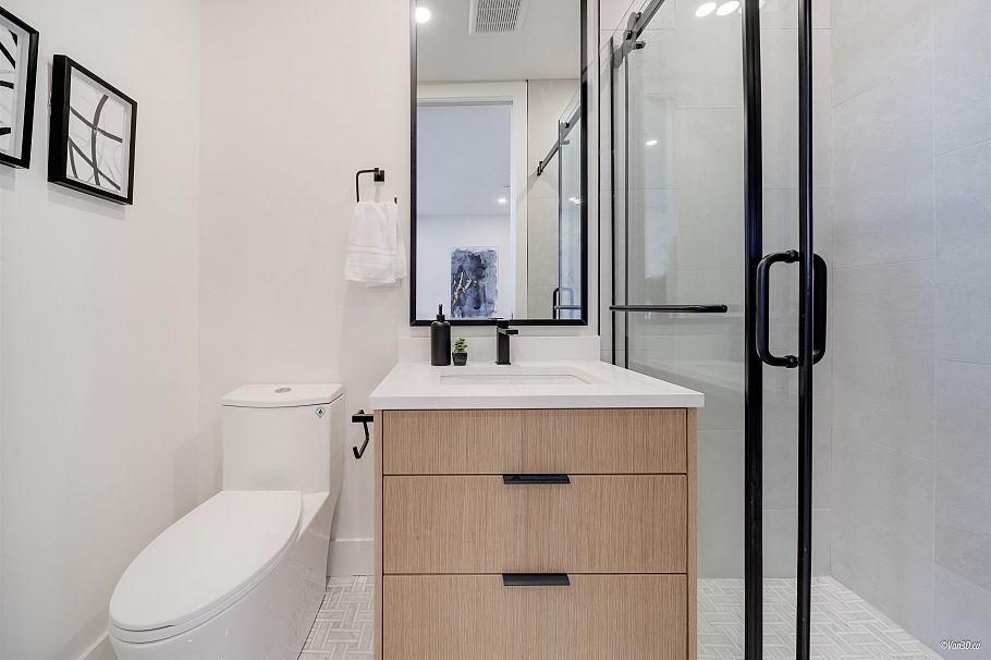 1167 E 63rd Avenue Vancouver, BC - 15