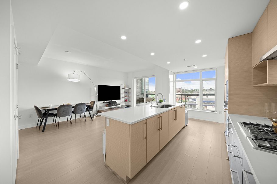 301 8888 Osler Street Vancouver, BC - 9