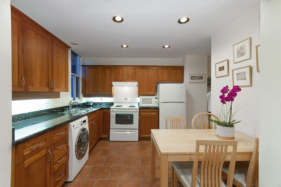 3316 W 3rd Avenue Vancouver, BC - 3