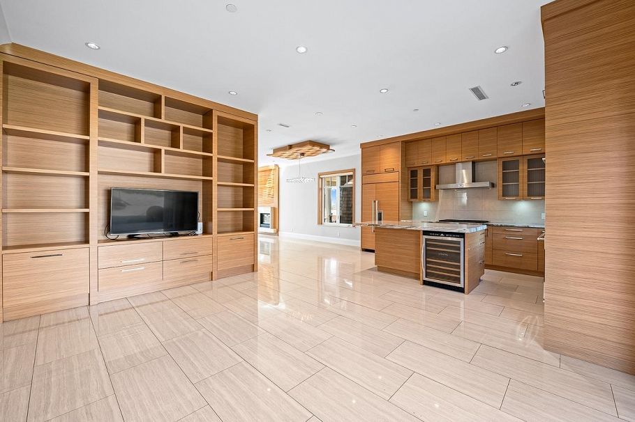 2963 W 43rd Avenue Vancouver, BC - 4