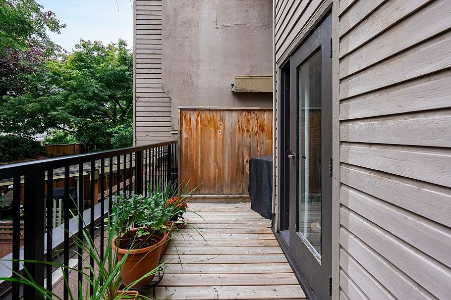 1922 W 7th Avenue Vancouver, BC - 27