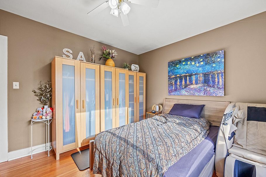 3576 W 17th Avenue Vancouver, BC - 12