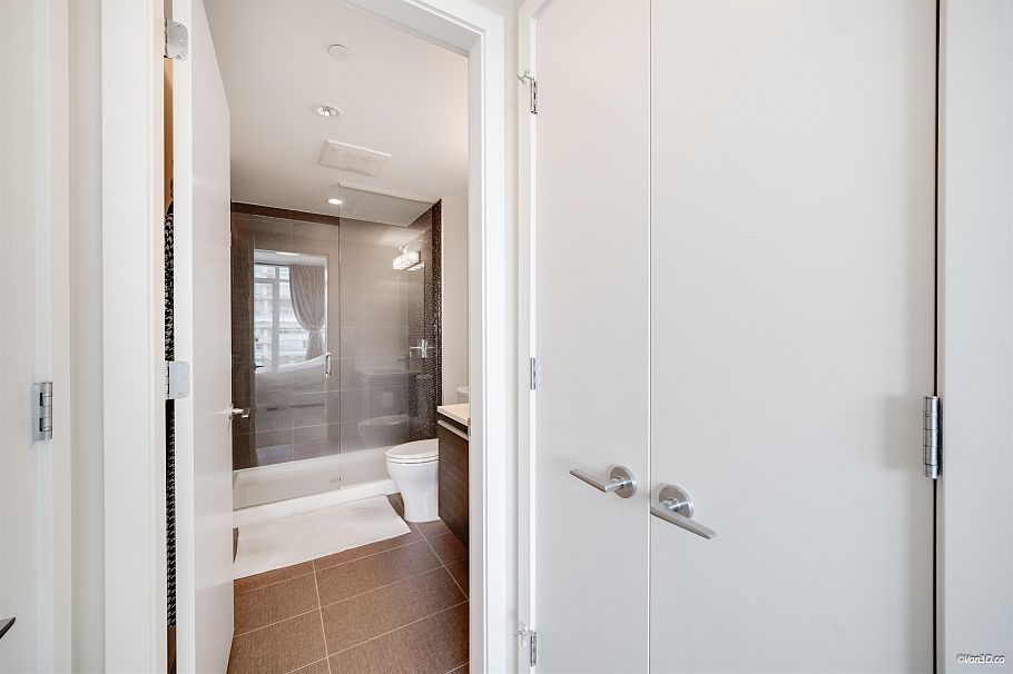 1907 2008 Rosser Avenue Burnaby, BC - 16