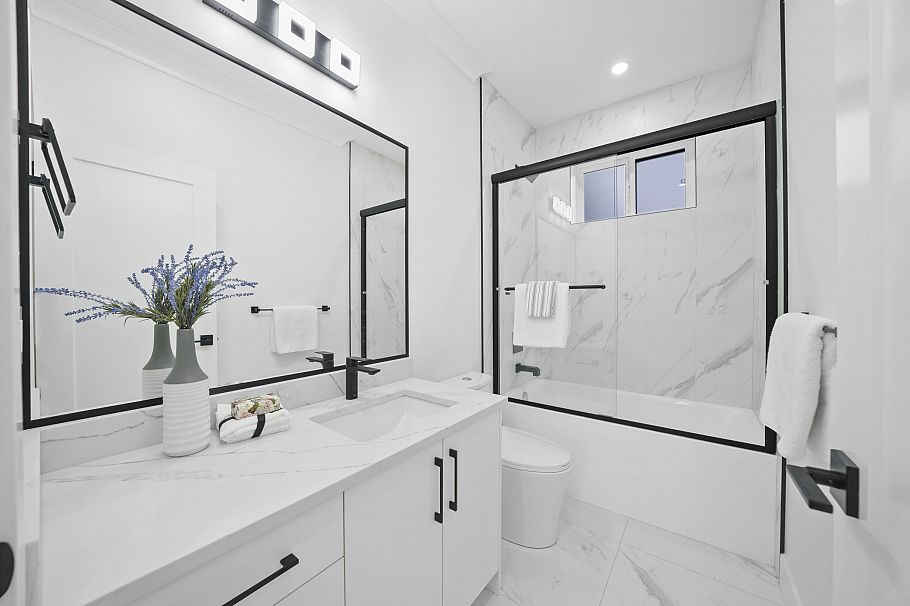 2995 E 17th Avenue Vancouver, BC - 21