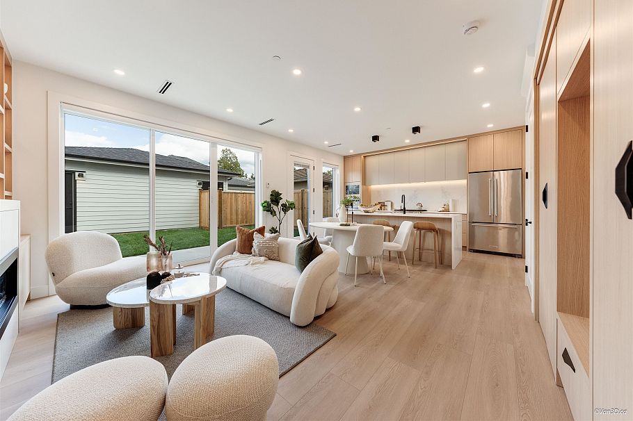 2 3121 E 46th Avenue Vancouver, BC - 2